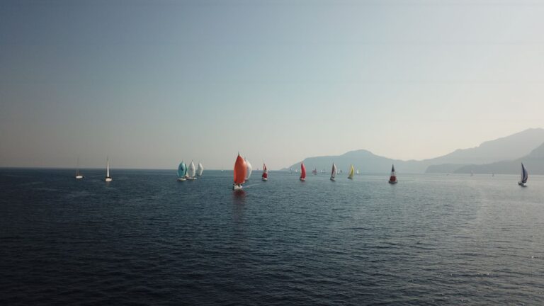 Voiles de Saint-Tropez 2026 : programme, spots gratuits et conseils pour profiter des 253 voiliers